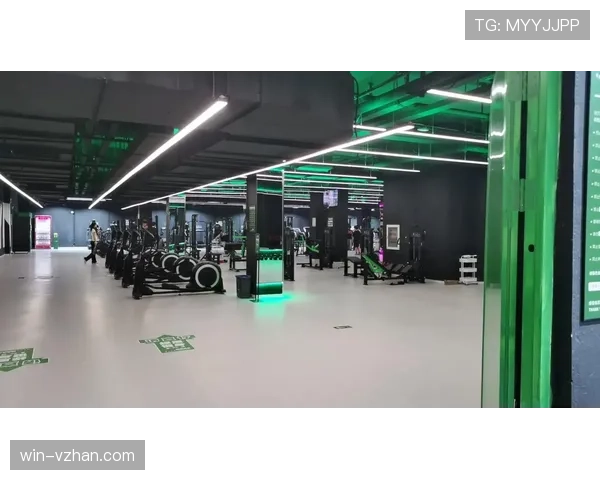 王欣瑜这训练强度,凌晨四点健身房打卡是认真的? 王欣瑜这训练强度,凌晨四点健身房打卡是认真的?