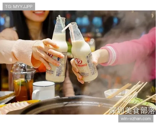 许昕这松弛感是真藏不住啊，赛场外喝奶茶撸串比谁都自在